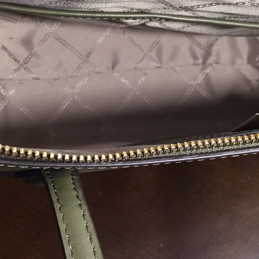 Michael Kors Green Leather MARILYN  Tote with Signature Charm NWT - Picture 6 of 11